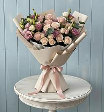 Букет цветов из:  Розы и Лизиантусы в Зеленчукской