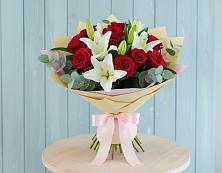 Букет цветов из:  Лилии и Розы в Зеленчукской
