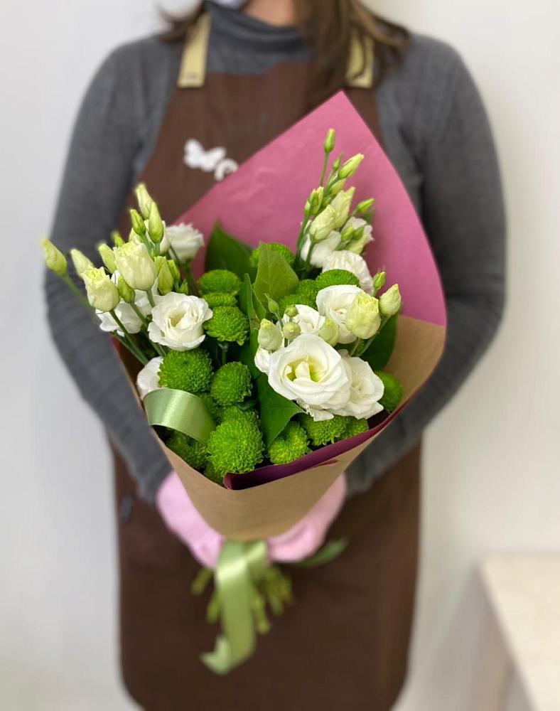 Букет цветов из: Хризантемы и Лизиантусы в Зеленчукской