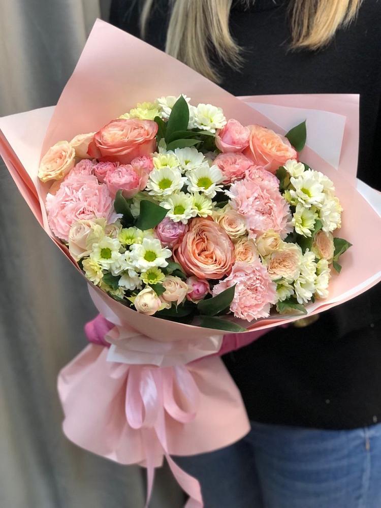 Букет цветов из: Гвоздики, Розы и Хризантемы в Зеленчукской