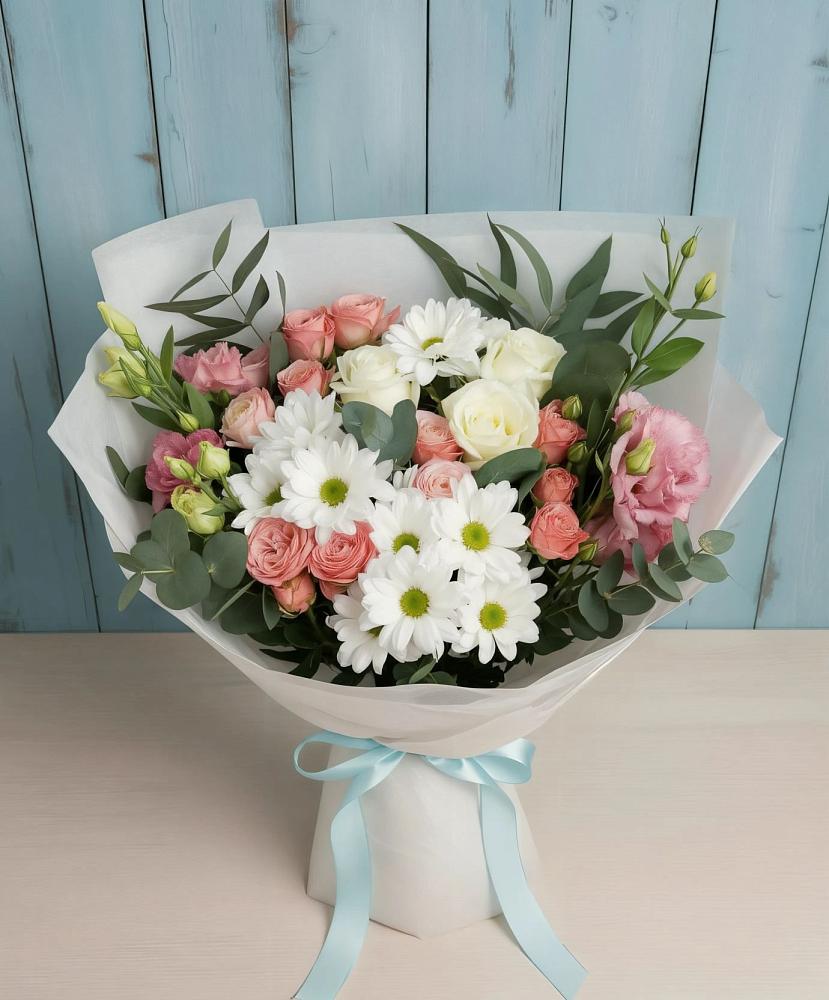 Букет цветов из: Розы, Лизиантусы и Хризантемы в Зеленчукской