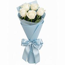 Букет 5 Белых роз Проуд в Зеленчукской