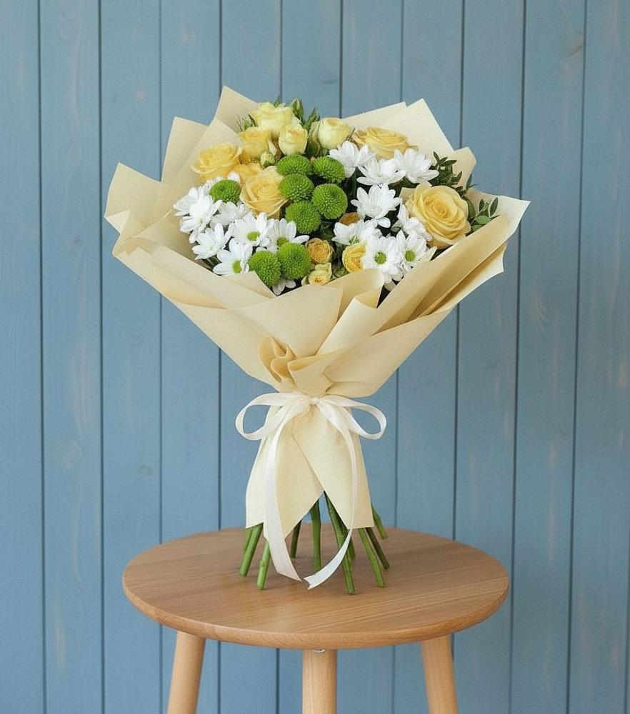 Букет Луч солнца в Зеленчукской Букет цветов из: Хризантемы и Розы в Зеленчукской