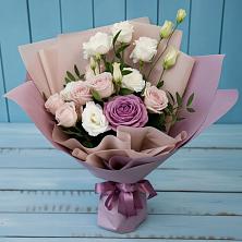 Букет Легкое дыхание в Зеленчукской Букет цветов из:  Розы и Лизиантусы в Зеленчукской