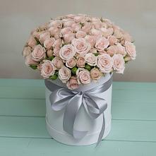 Цветочная композиция из Розы в шляпной коробке в Зеленчукской