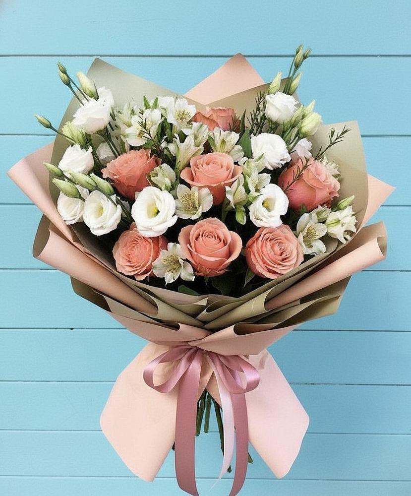 Букет цветов из: Розы, Альстромерии и Лизиантусы в Зеленчукской