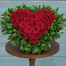 Композиция Сердце в любви в Зеленчукской Цветочная композиция из Розы в виде сердца в Зеленчукской