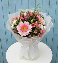 Букет цветов из:  Герберы, Альстромерии и Лизиантусы в Зеленчукской
