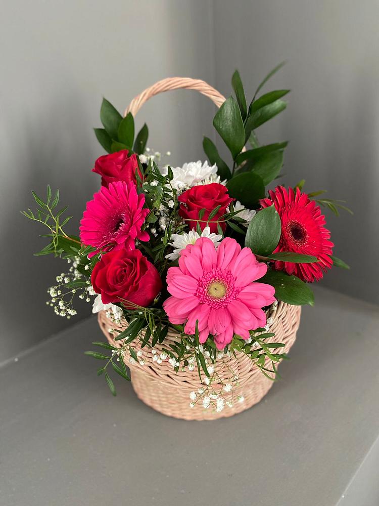 Цветочная композиция из Розы, Хризантемы и Герберы в корзине в Зеленчукской