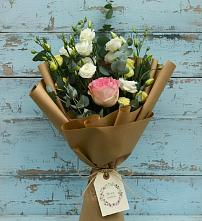 Букет цветов из:  Розы и Лизиантусы #REPLACE_PRED# Зеленчукской